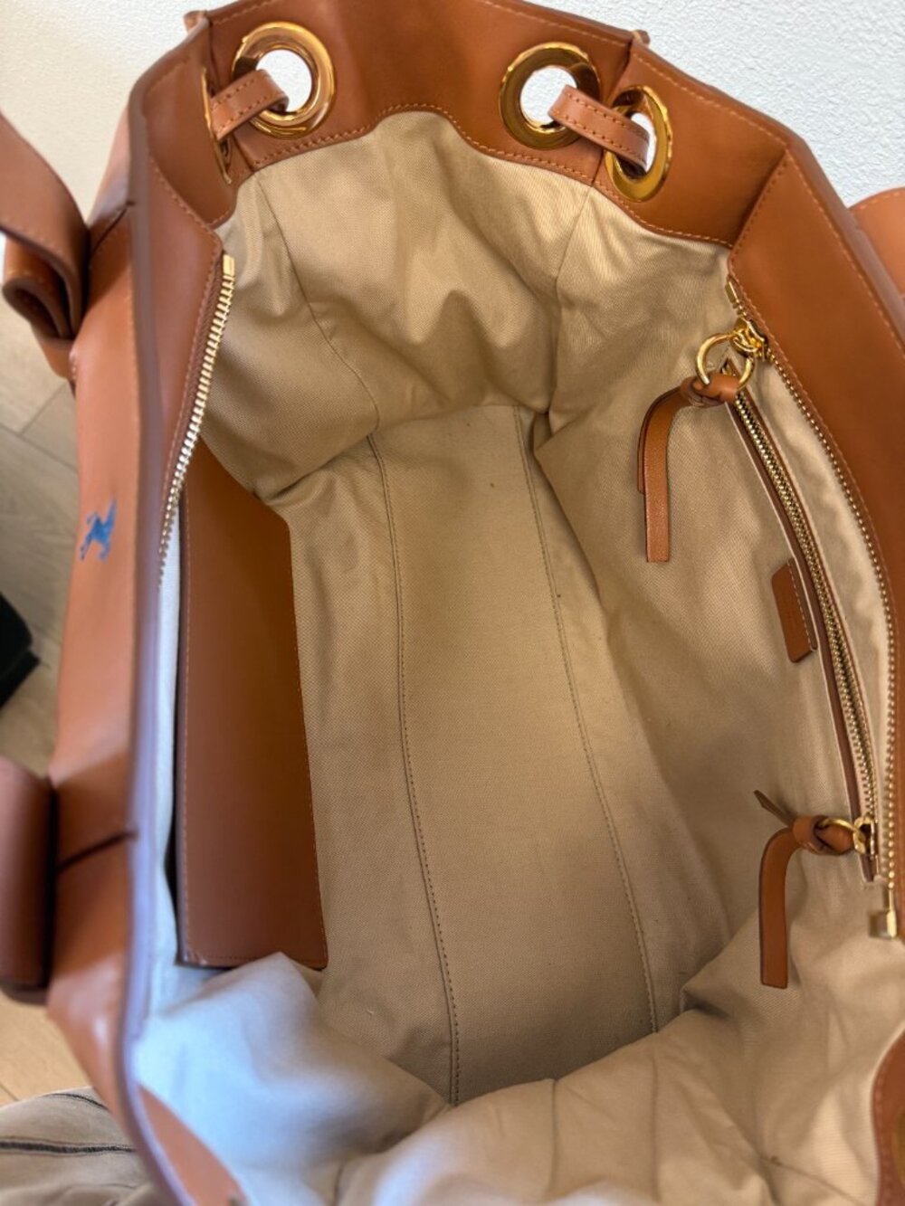 Chloe Tao Tote Bag - Picture 5 of 10